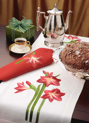 Amaryllis Holiday Embroidered Linens Napkins Placemats Red White | Gracious Style