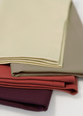 Plain cotton napkins placemats burgundy mauve ecru | Gracious Style