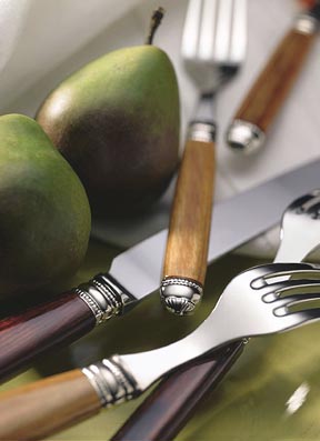 Recamier Stainless Flatware by Mariposa Scof | Gracious Style