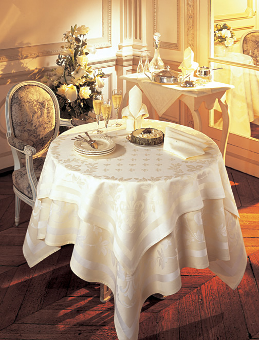Triomphe Cotton Damask Tablecloth